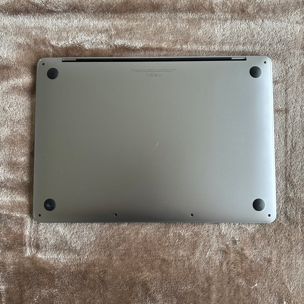 MacBook Pro 13 inch 256GB Space Grey 8S26