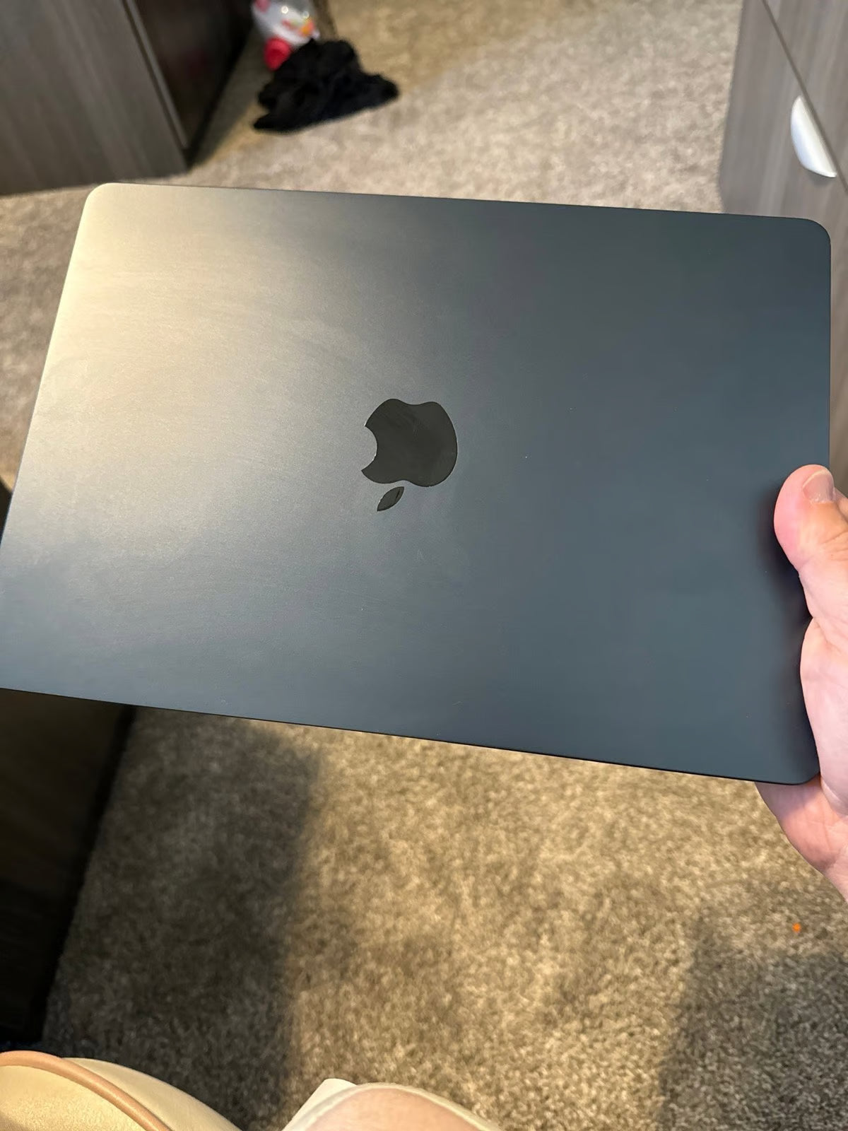 Apple Macbook Air 13in.  M2 3.49 GHz  1TB SSD 2Y29