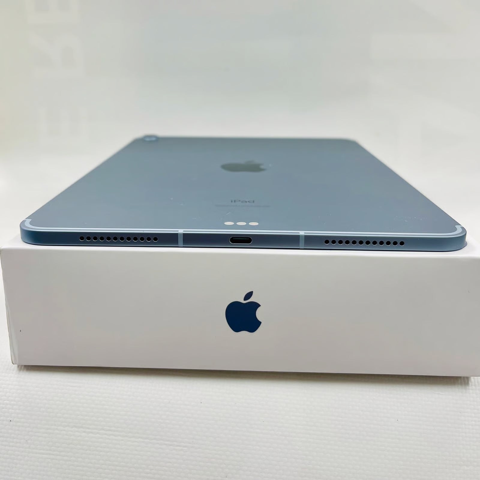 Apple iPad Air 4th 64GB Wifi & Cellular 5A68