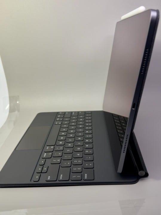 Apple iPad Pro 12.9-inch Space Gray with Magic Keyboard and Apple Pencil 5H57