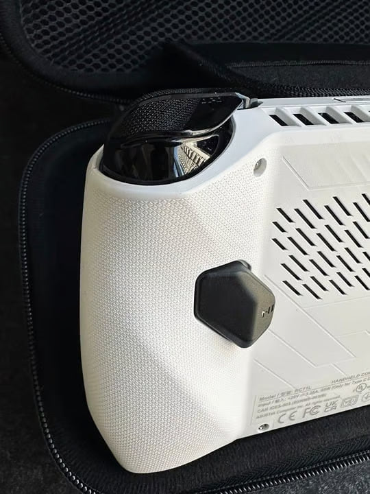 ASUS ROG Ally Z1 Extreme 512GB- Barely Used Mint condition 2O19