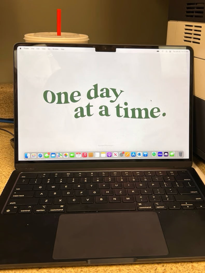 MacBook Air m2 2022 13 in 9C73