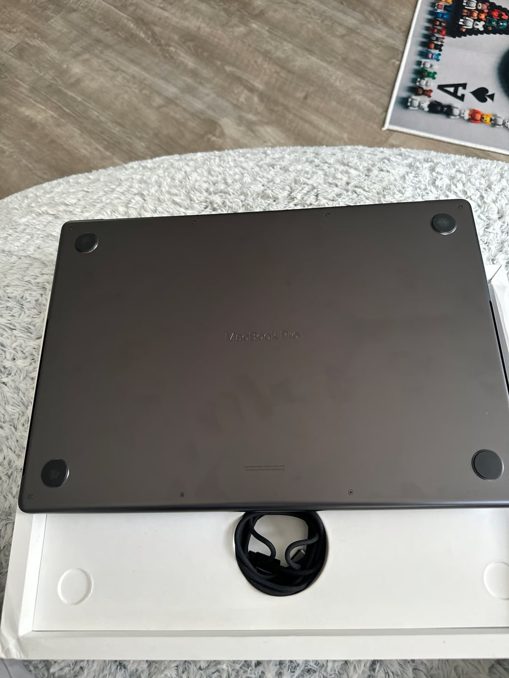 macbook pro 16 inch 1O97