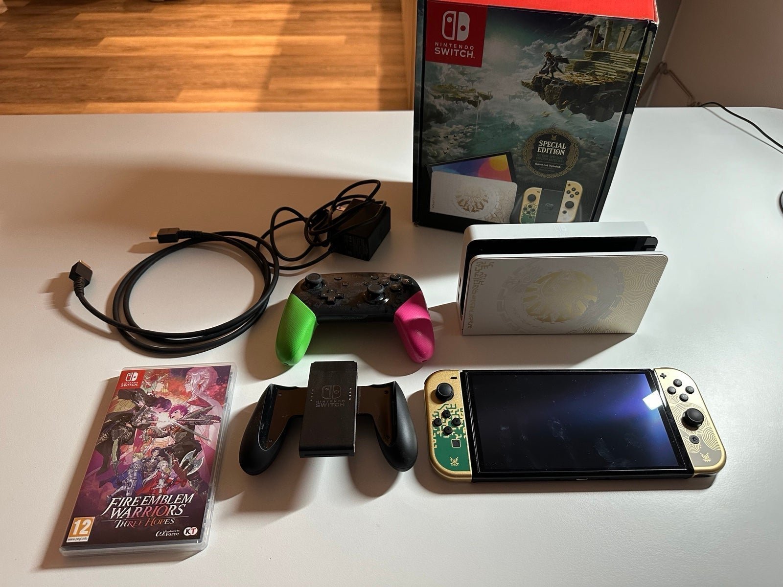 Nintendo Switch - OLED Model - The Legend of Zelda: Tears of the Kingdom Edition 2F33