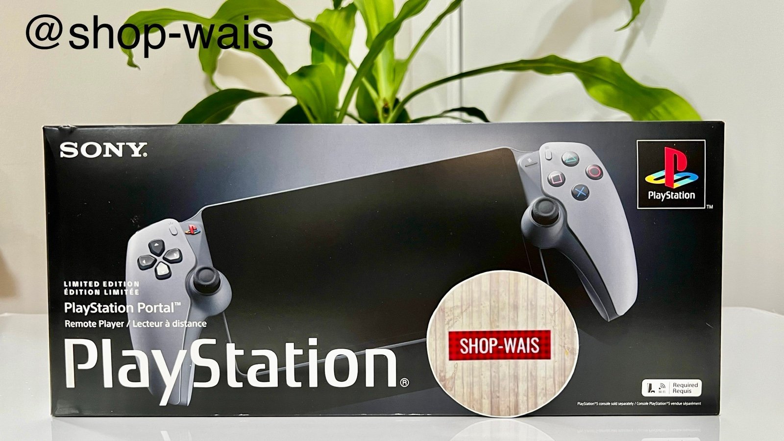 Sony PlayStation庐 5 - 30th Anniversary Limited Edition Holiday Bundle 6T97