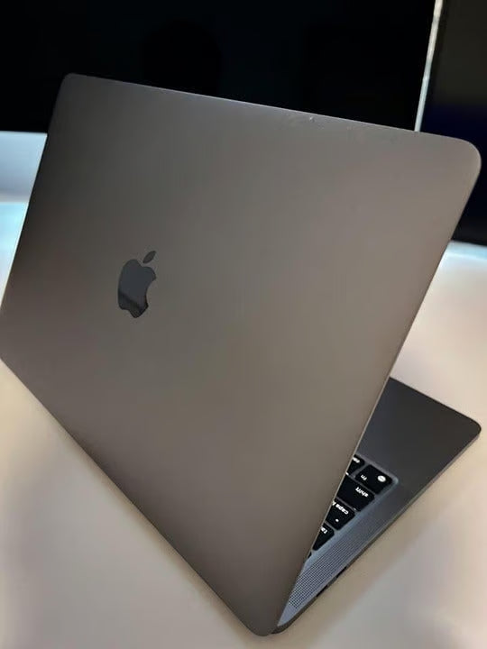 Apple MacBook Pro 13鈥?2020 M1 16GB 1TB Touch Bar 8L93