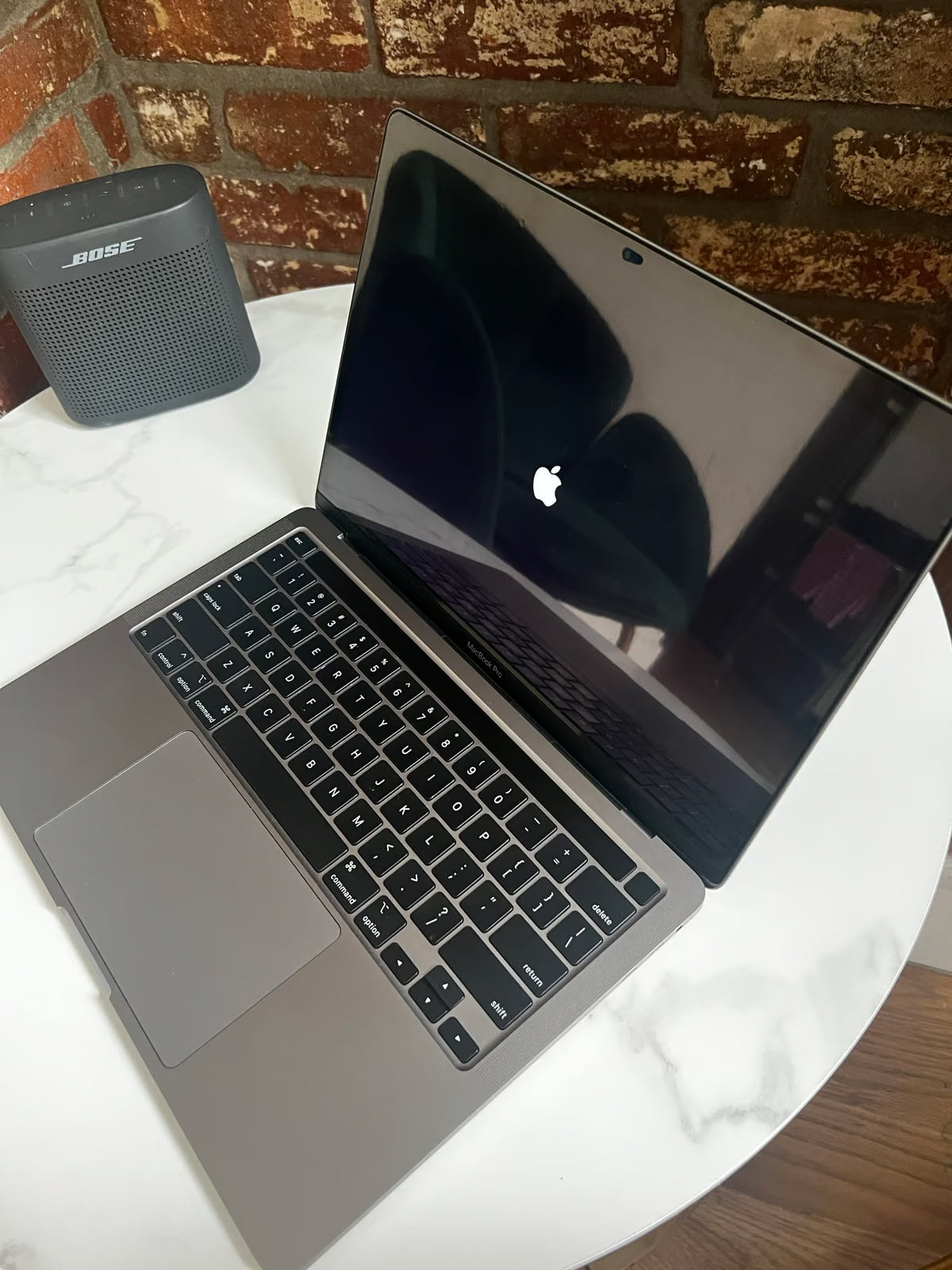 macbook pro 2020 1TB storage 3G13