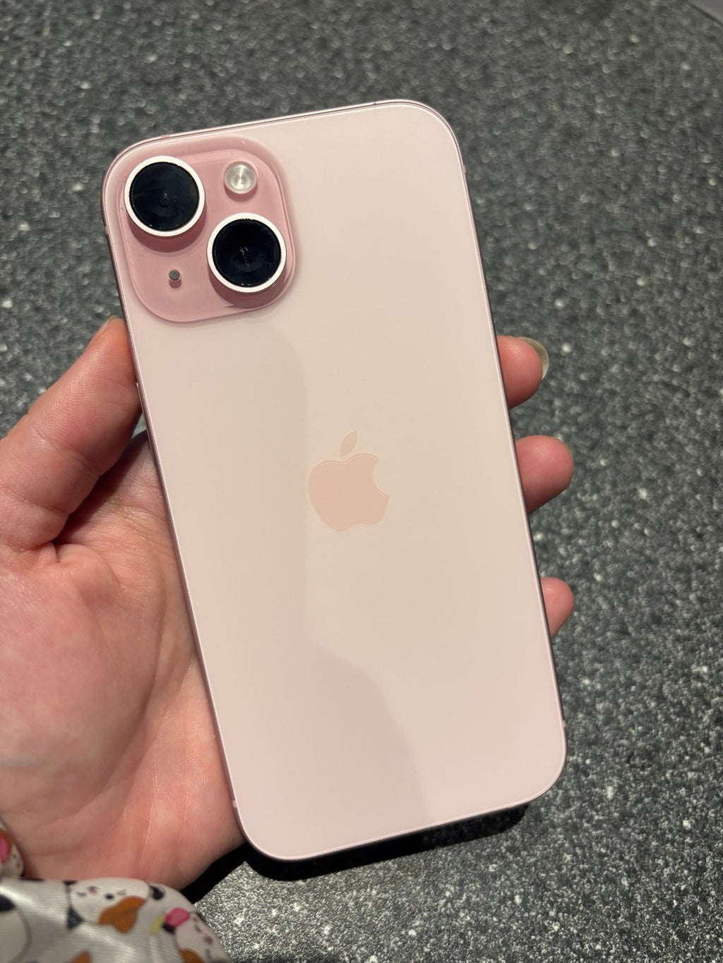 T-Mobile pink iPhone 15 5Y37