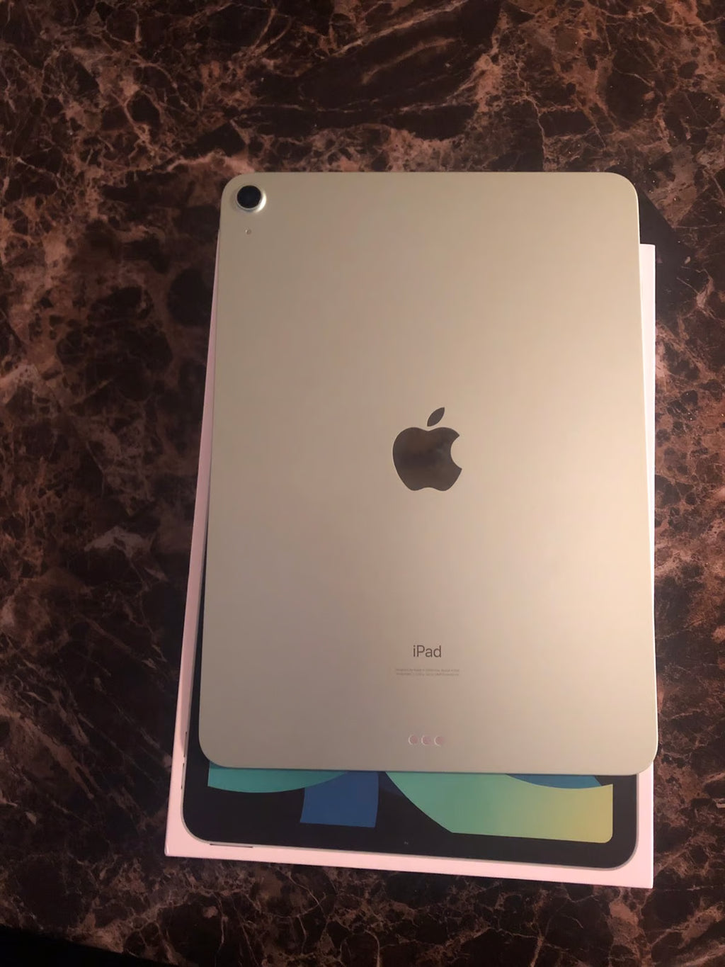 *BRAND NEW* iPad Air Generation 4 ( Late 5R13