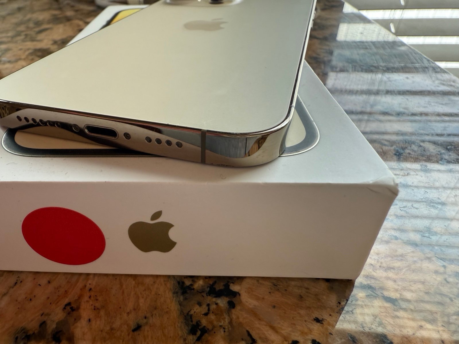 iPhone 14 Pro Max Gold 128 GB 8F21