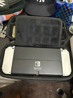 Nintendo Switch OLED with Pok茅mon scarlet 6T81