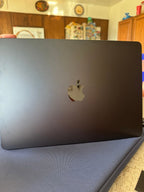 MacBook 8J16