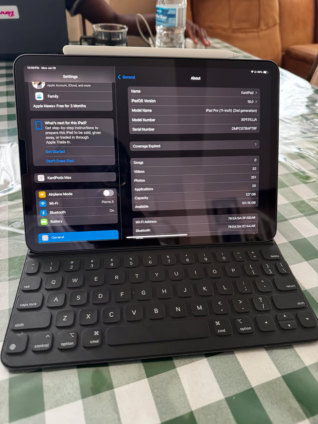 M1 MacBook Pro and 2nd Gen IPad Pro with Apple Folio keyboard & Apple Pencil 2 5D62