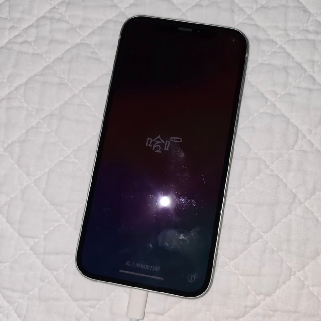 iPhone 12 color mint green 64 gb - used 2T15