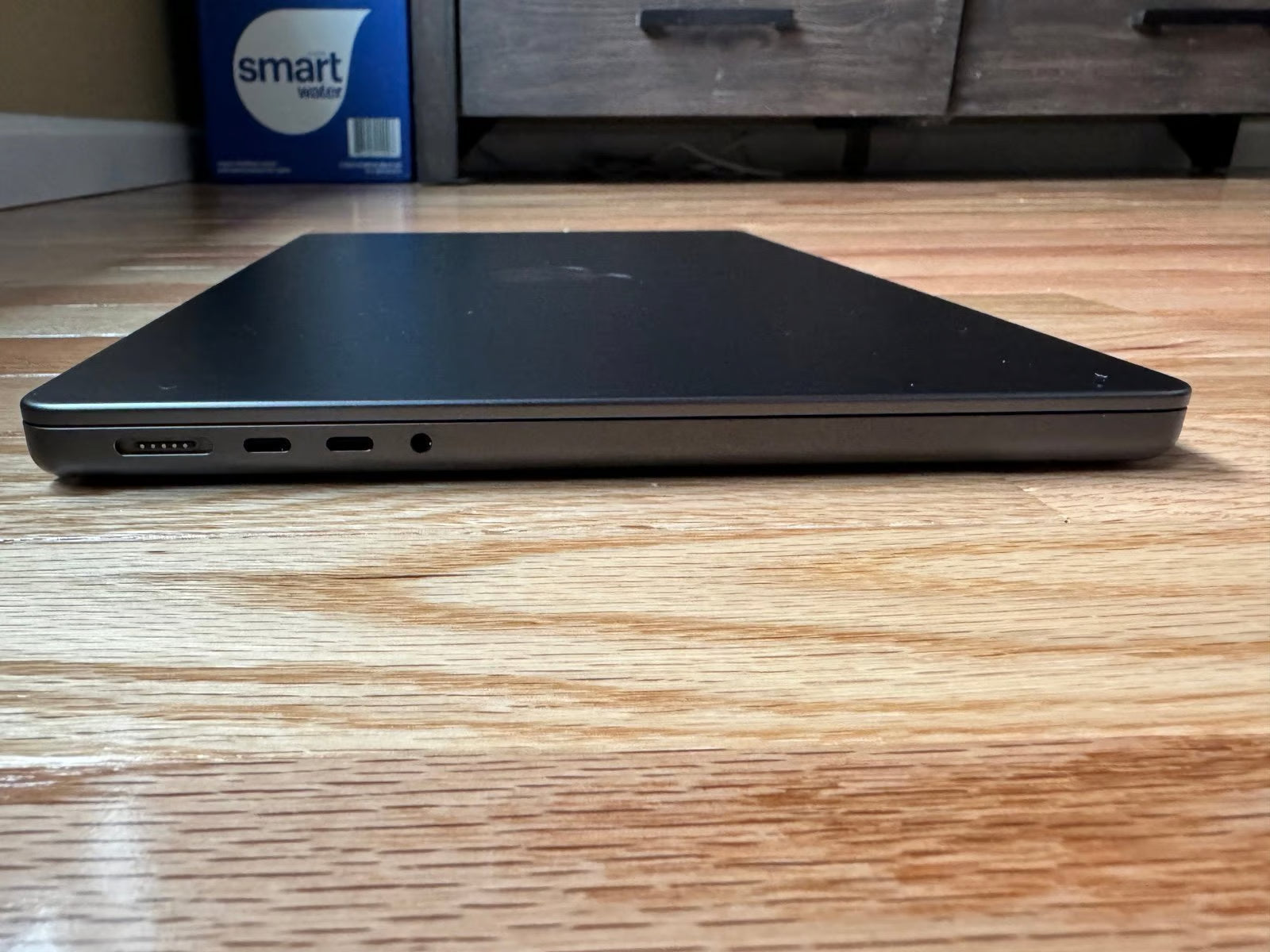 14-Inch Macbook Pro with Apple M3 Pro Chip 18GB/1TB SSD 1S81