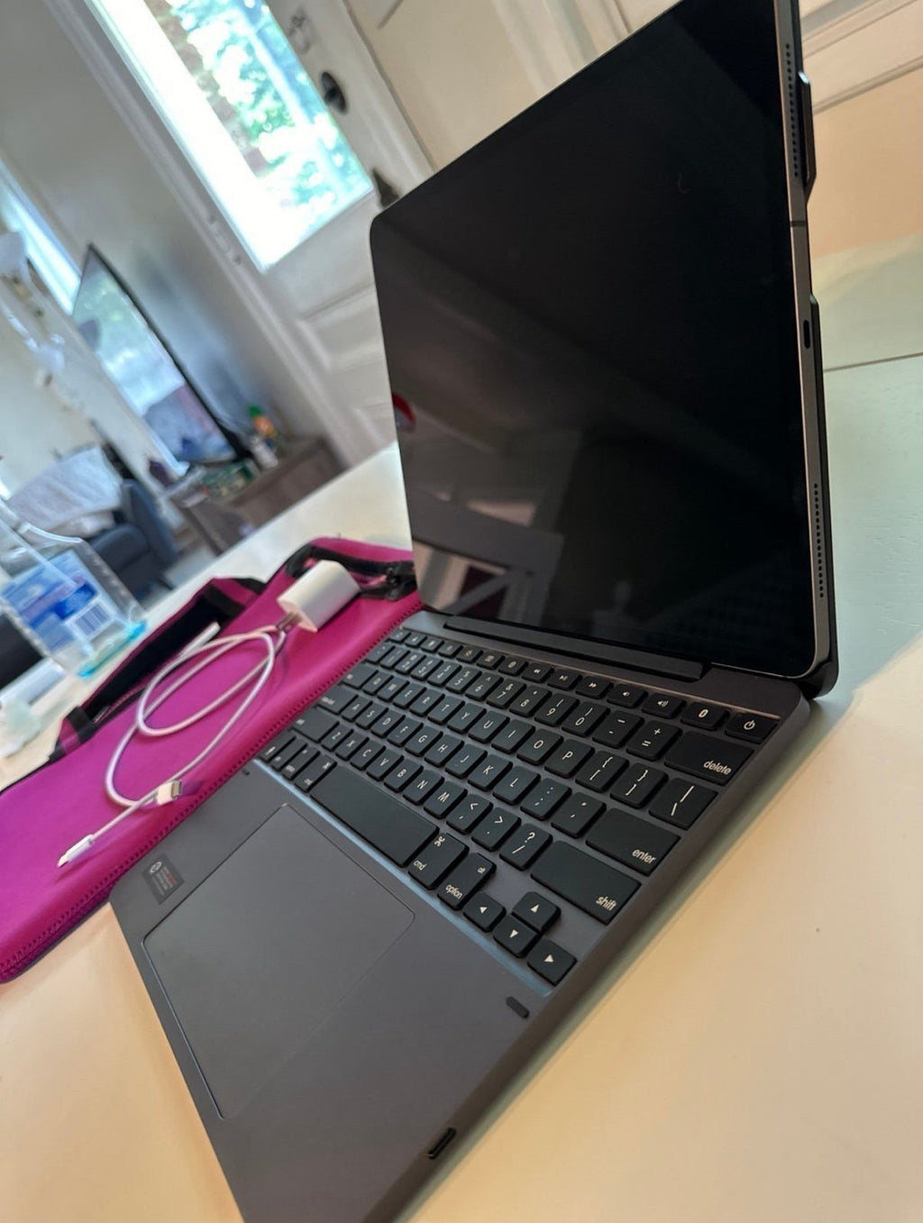 iPad Pro 12.9 inch 4th gen 128G + keyboard 8F56