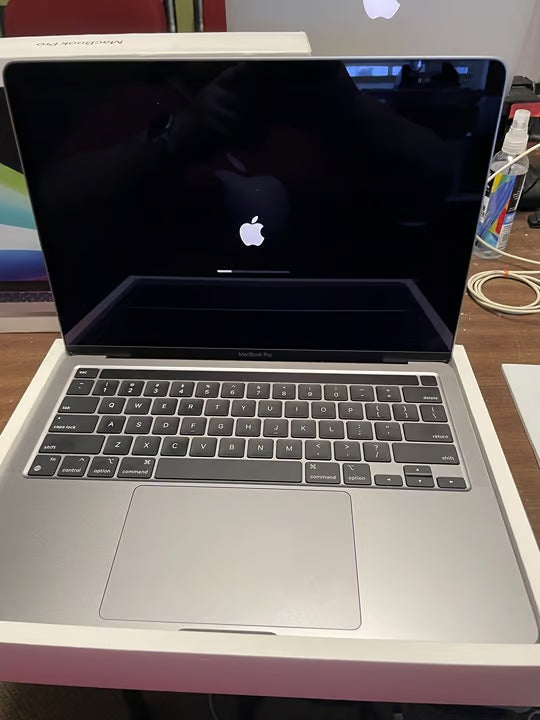 MacBook Pro M1 8gb ram 256gb SSD 5F19