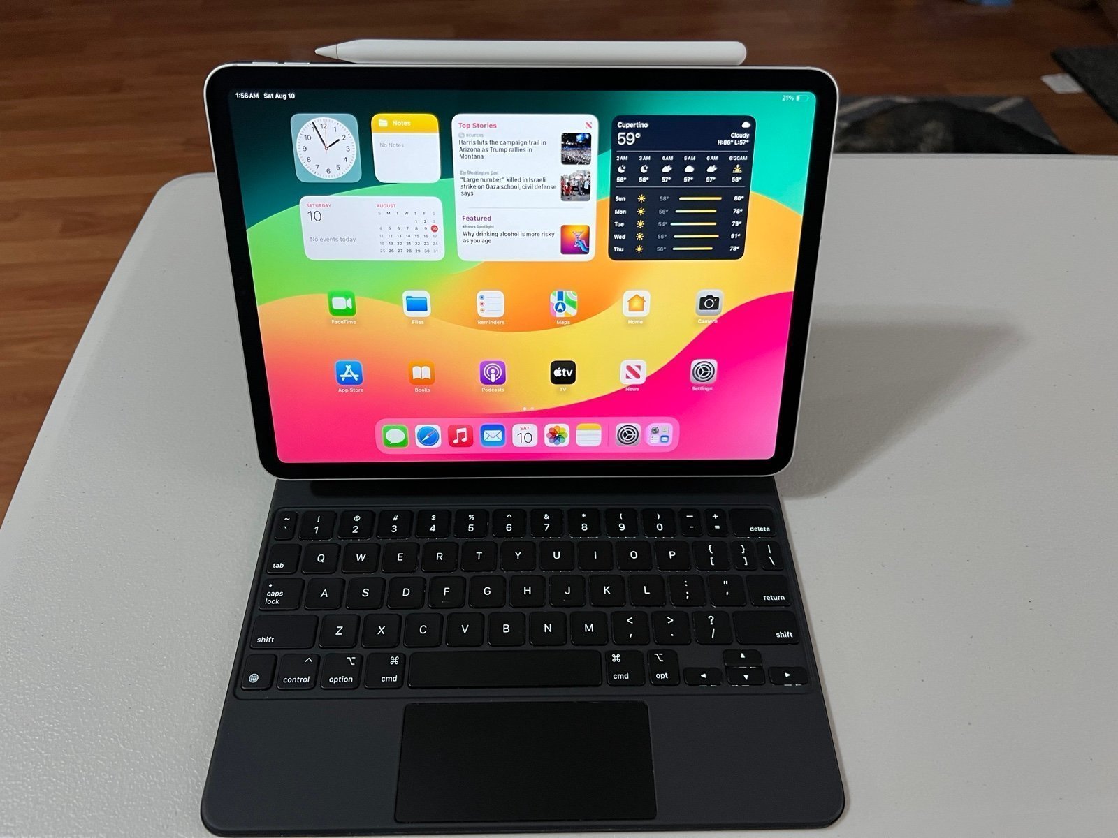 Apple iPad Pro 2nd Generation 128 GB in Silver 11-inch Celluar (Unlocked) 8J57