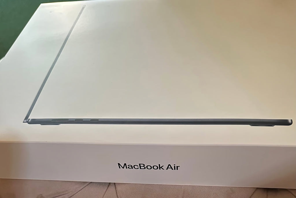 Apple 15-inch MacBook Air with M3 chip - color Midnight - NEW NEVER OPENED 3W53