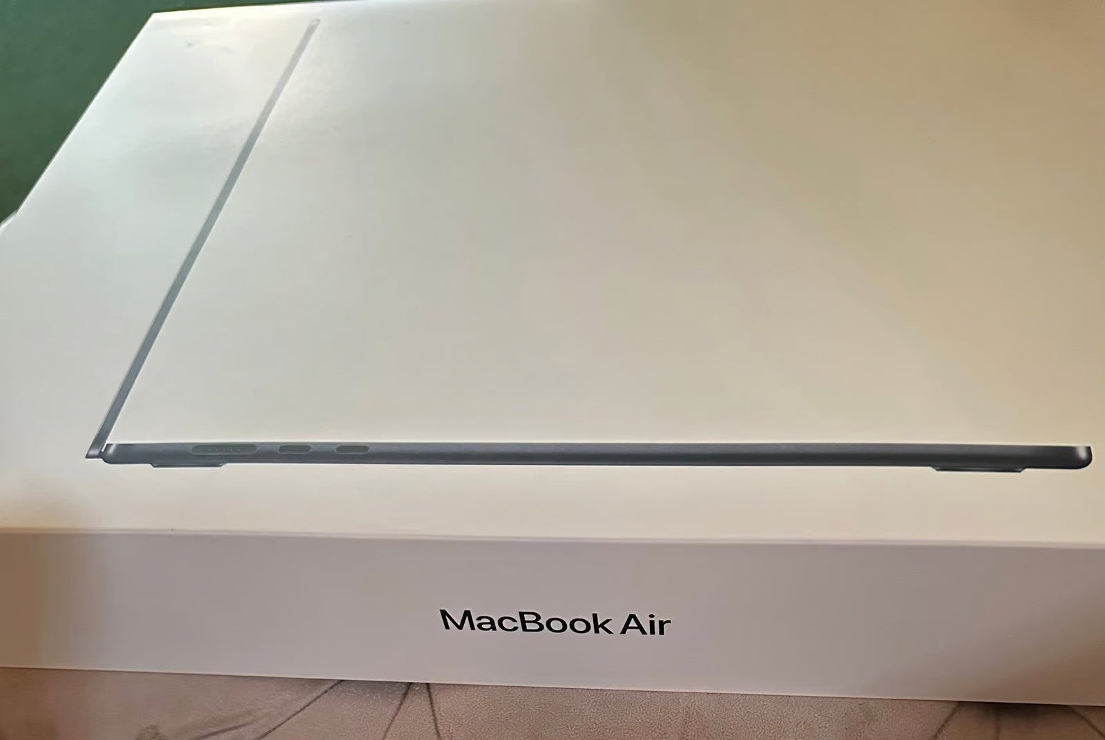 Apple 15-inch MacBook Air with M3 chip - color Midnight - NEW NEVER OPENED 3W53