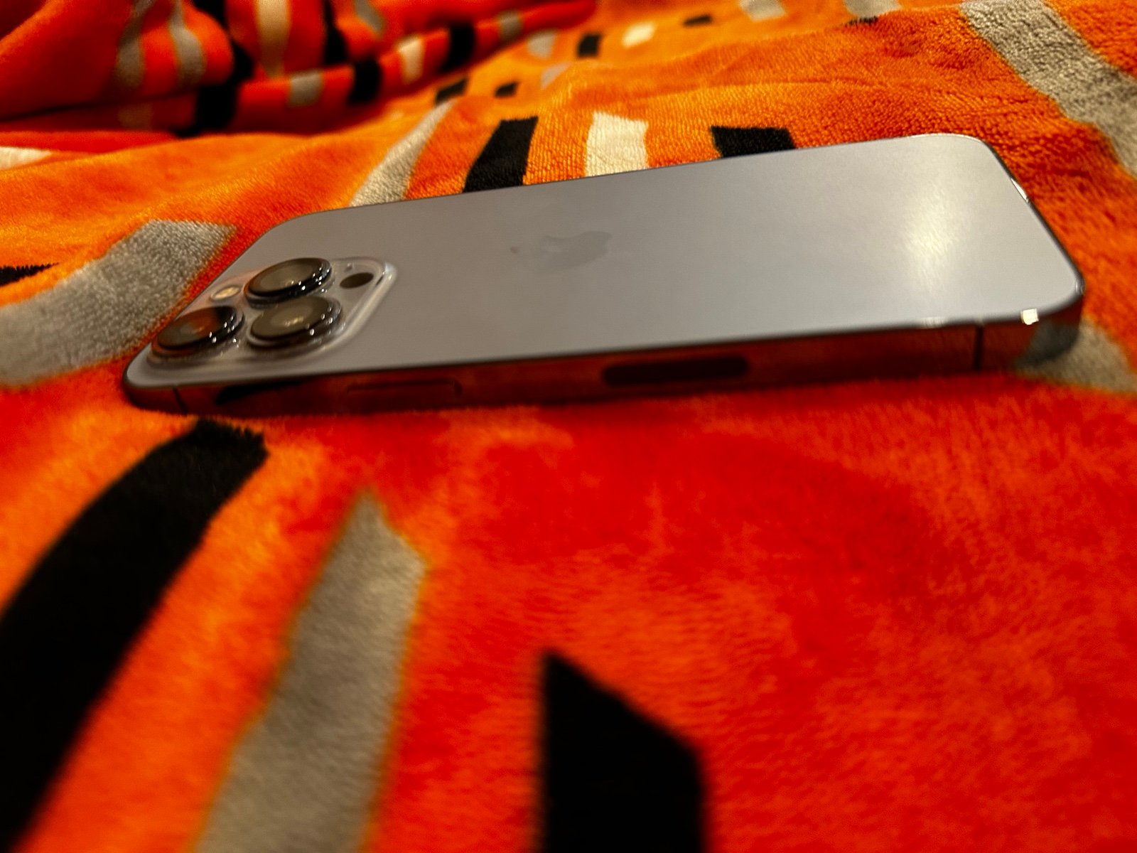 Apple iPhone 12 Pro Pacific Blue 256GB Unlocked 3C75