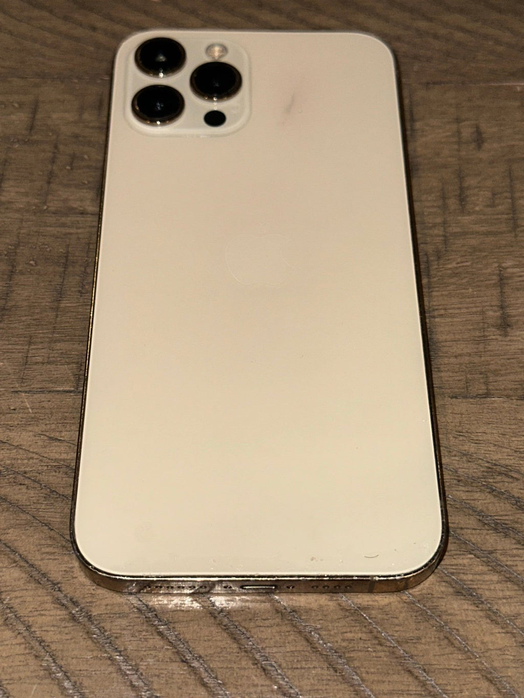 IPhone 12 Pro Max 128GB Gold Unlocked and Factory Reset 8V77