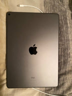 Apple iPad Air 3rd Generation 64 GB in Space Gray 1R35