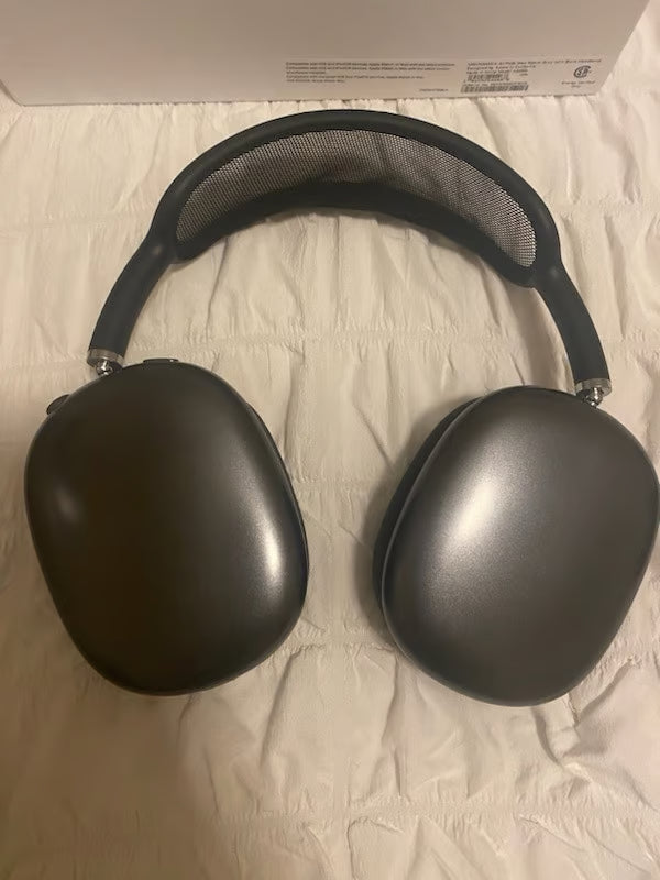 Apple AirPods Max in Space Gray 8C68