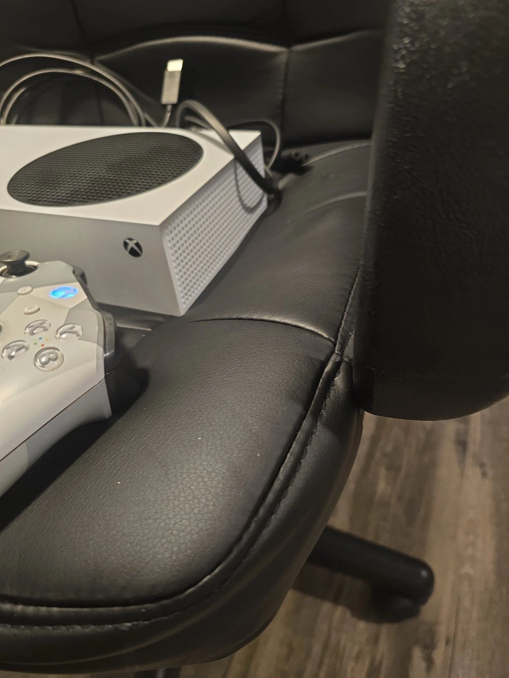 Xbox Series S 1 Tb & External Hard drive 1 tb 8M51