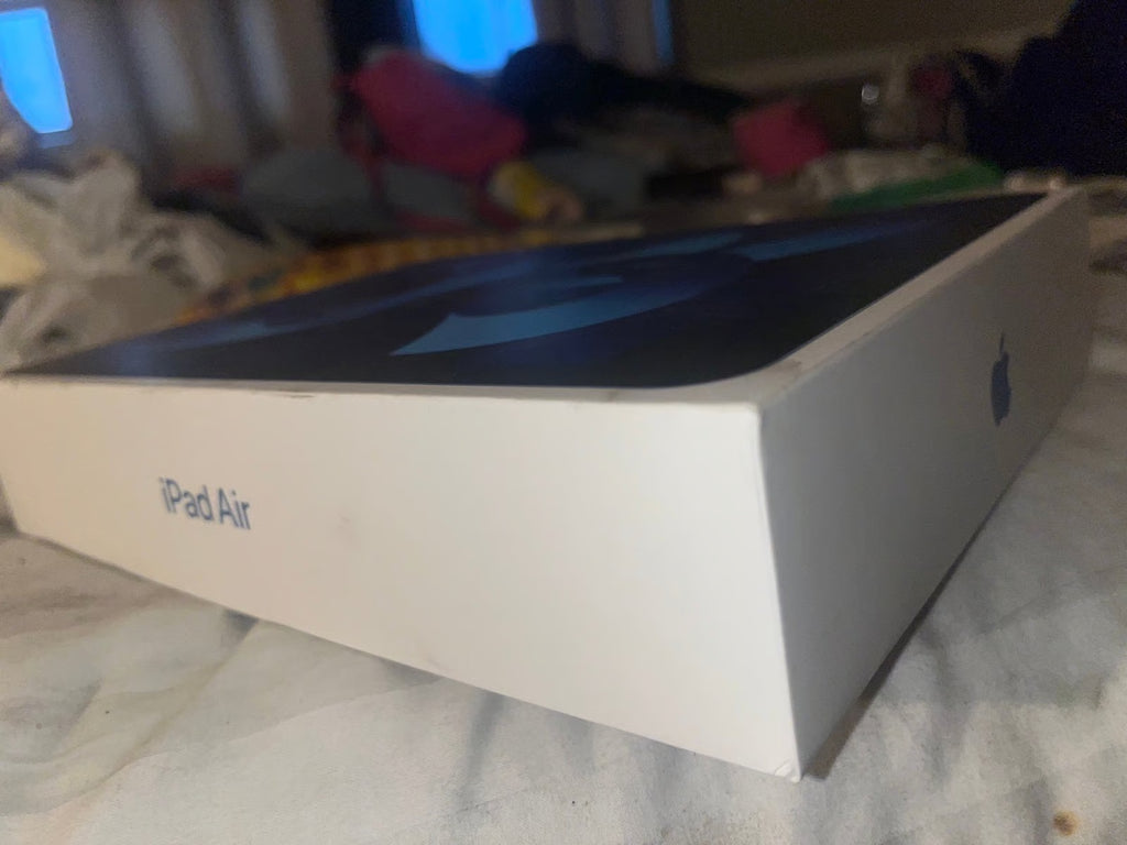 Apple iPad Air 5th Generation 64 GB in Blue 2M72