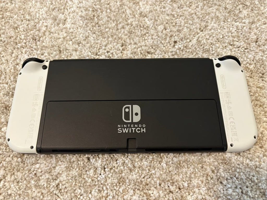 Nintendo Switch 鈥?OLED Model w/Joy-Con & 8BitDo - 8BitDo controller 9L75