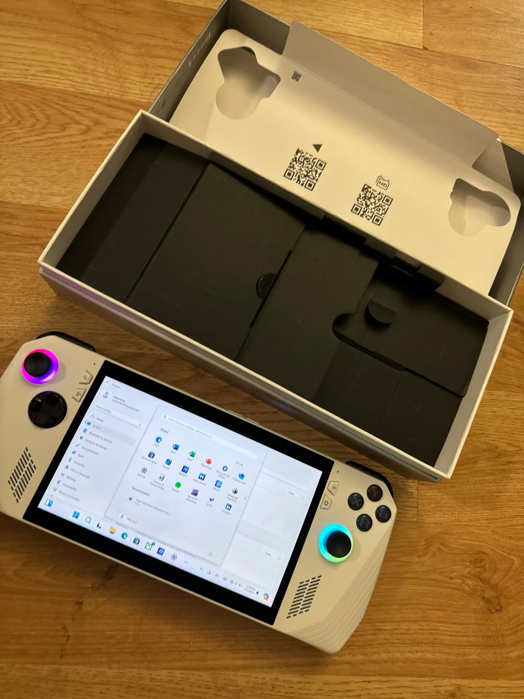 ASUS ROG Ally Z1 512GB Gaming Console With Charger 7W87