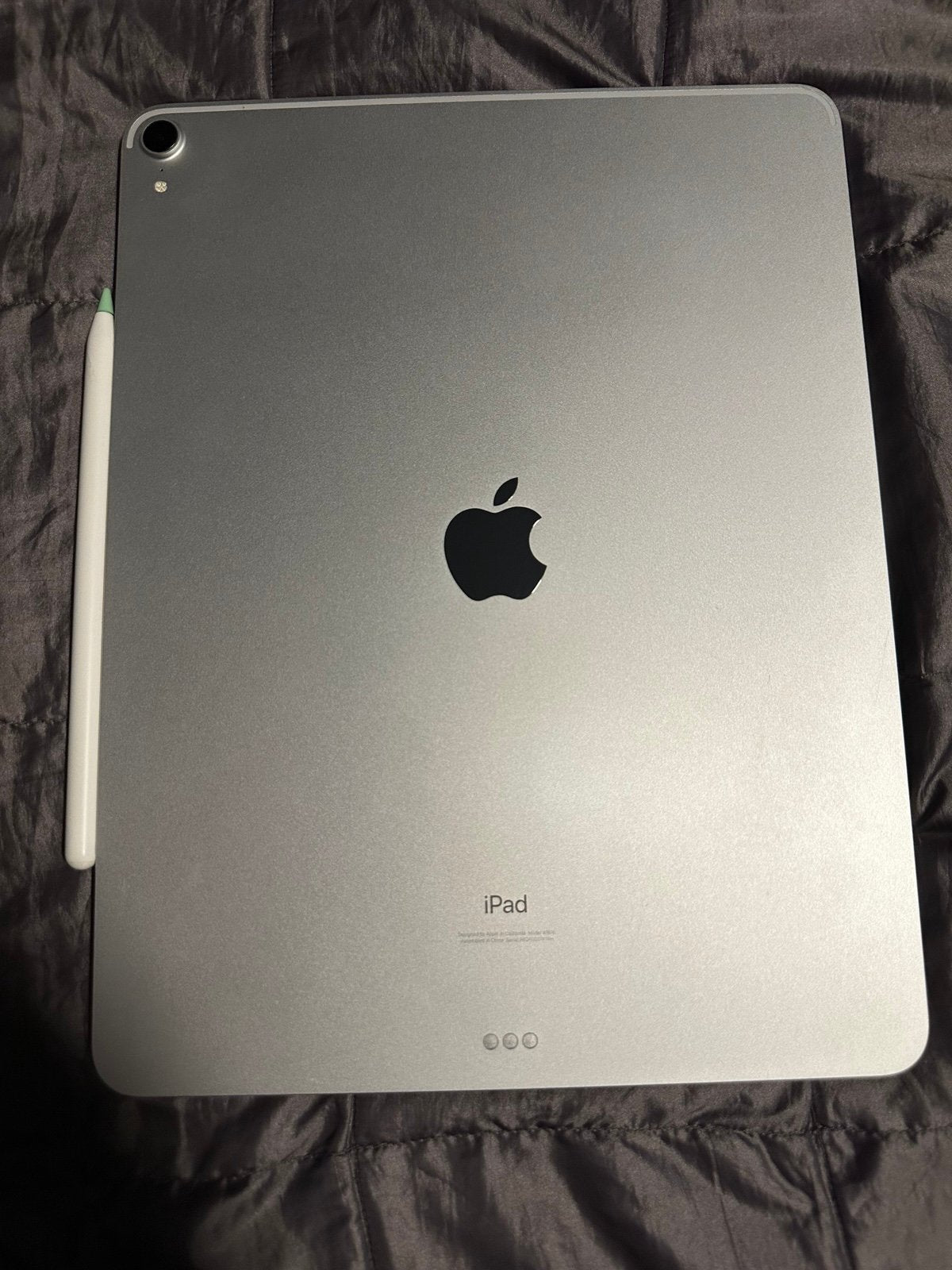 iPad Pro 12.9 in 3rd gen 256gb Bundle 5Z93