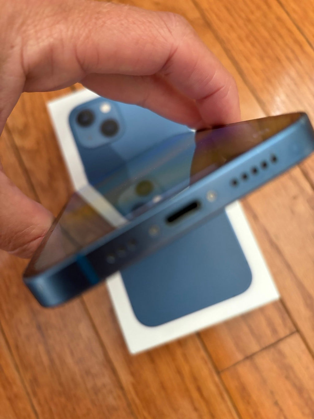 Unlocked Apple iPhone 13 128 GB in Blue UNLOCKED 8S96