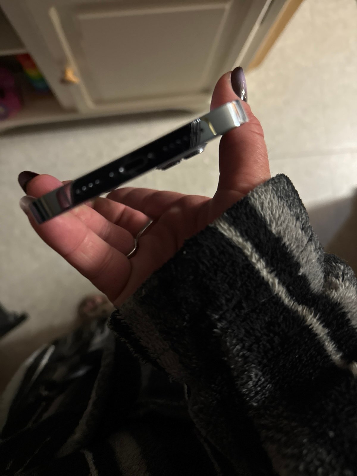 iPhone 13 Pro Max unlocked with cases and accessories 2U63