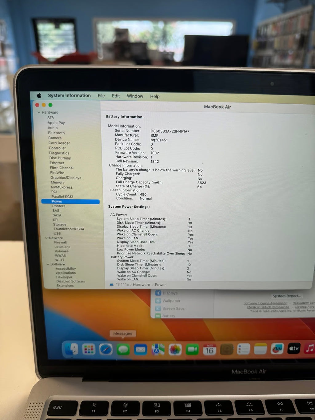 Macbook Air 13inch 2020 8GB Ram /512ssd Perfect Condition 7T36