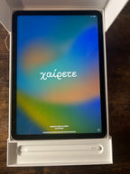 Apple iPad Air 5th Generation 256 GB in Space Gray with 2nd generation pencil 8E67