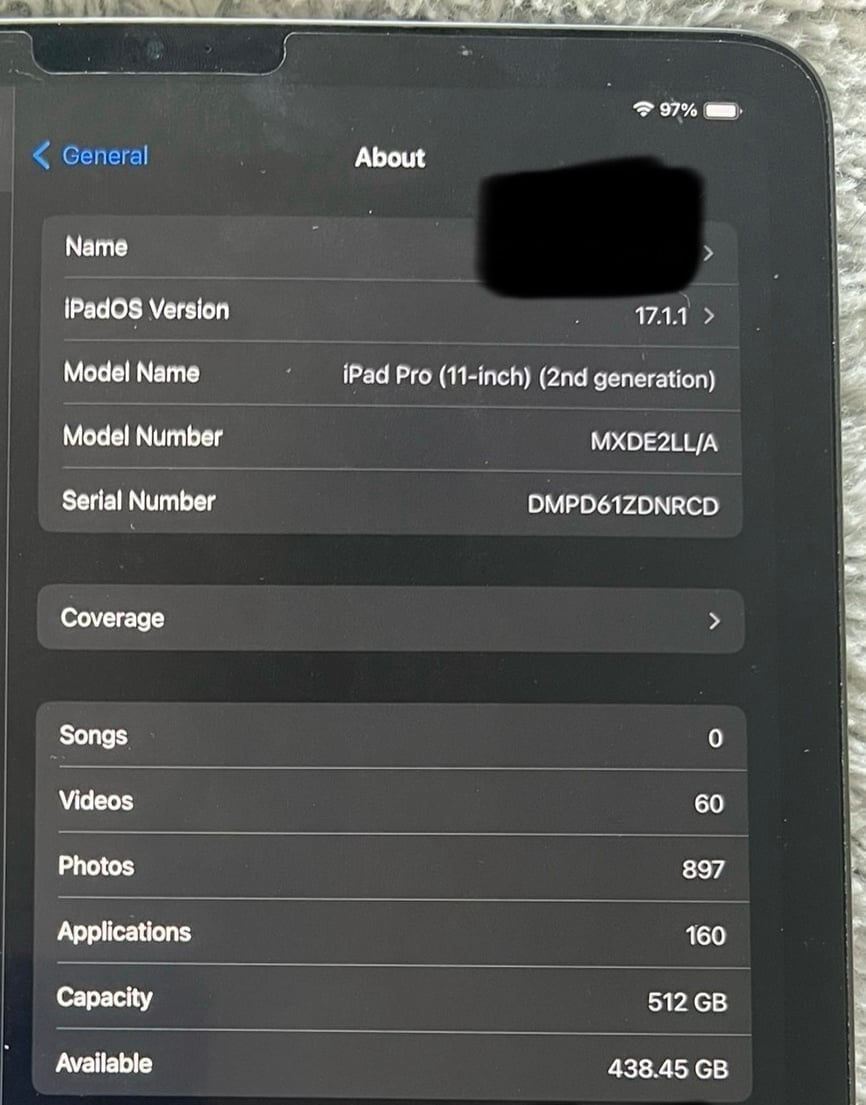 iPad Pro 11 inch 2nd generation 512 GB w/ Apple Smart Keyboard Folio and Charger 8G65