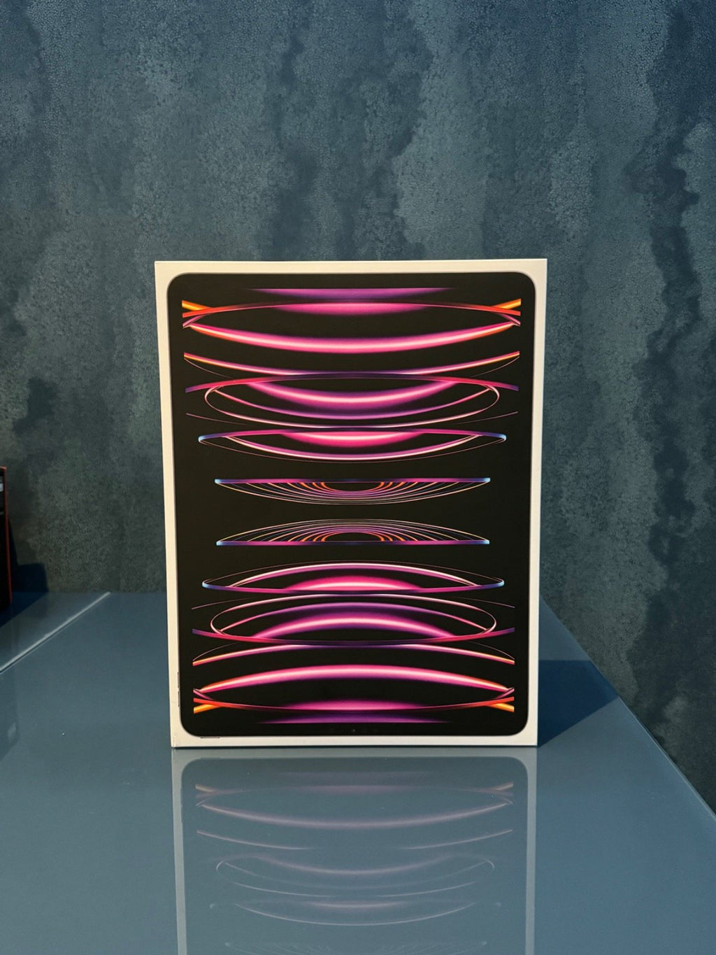 SEALED iPad Pro 12.9in (6th Gen) Wifi 512GB 8C91