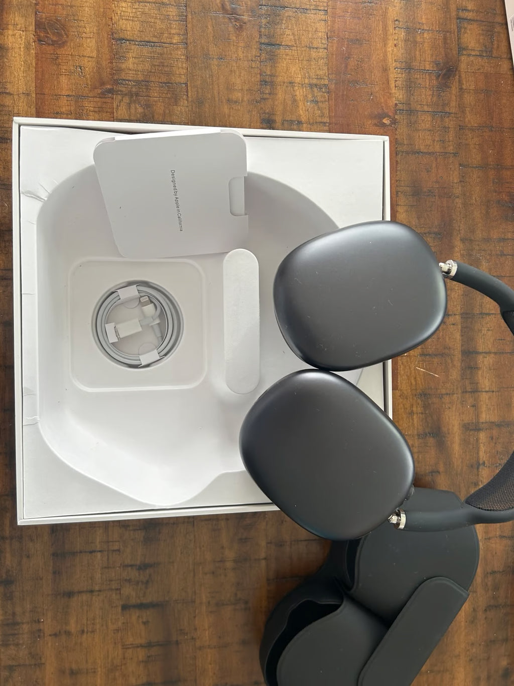 Airpod max black 1Q11