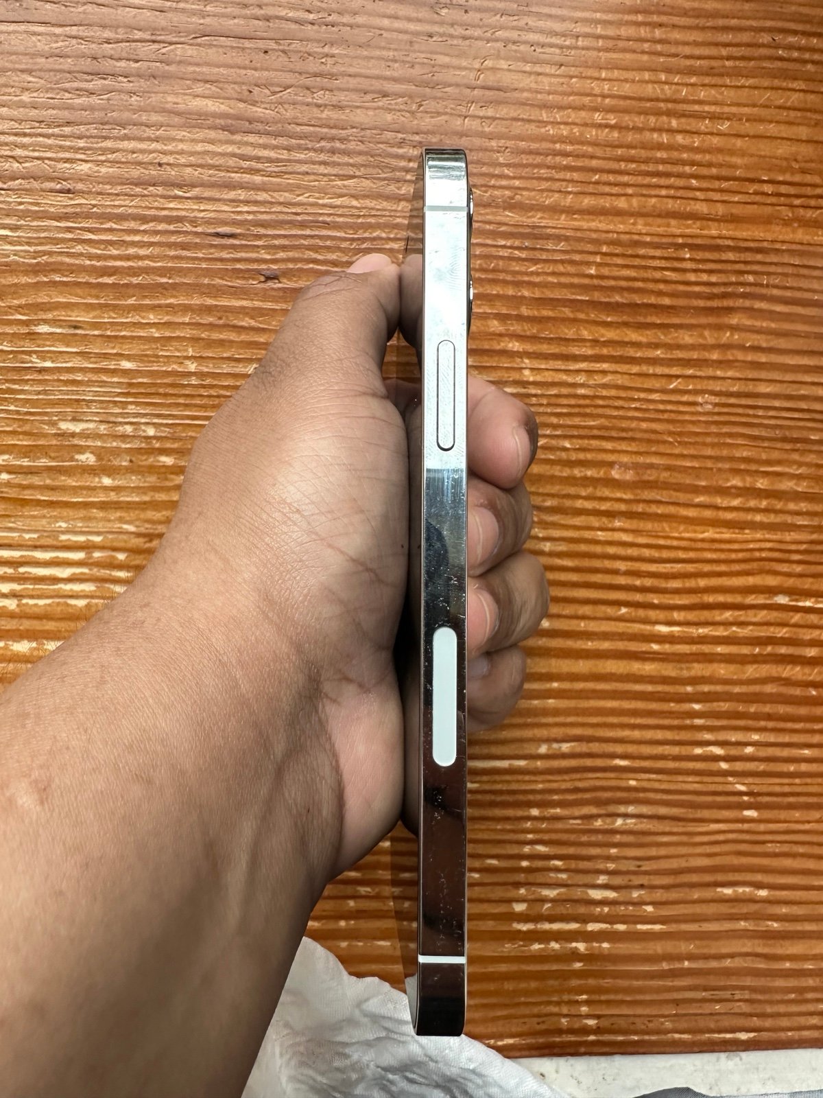 Apple iPhone 12 Pro 256 GB in Silver for Unlocked 7Q33