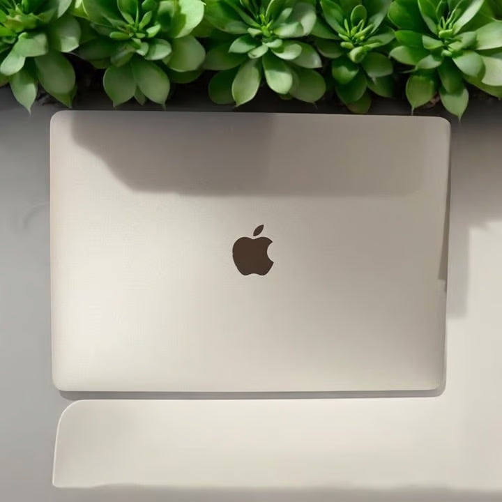 Apple MacBook Pro 13"" - MODEL A2251 5Q55