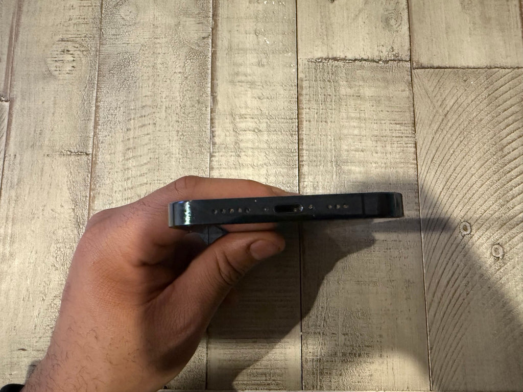 Apple iphone 12 iphone 12 Pro 128gb unlocked 8N61