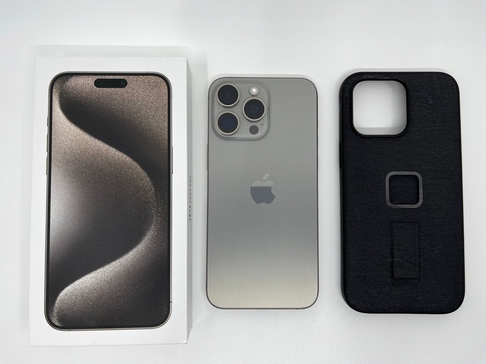 Unlocked Apple iPhone 15 Pro Max 1TB Natural Titanium w/AppleCare and Case 1K27