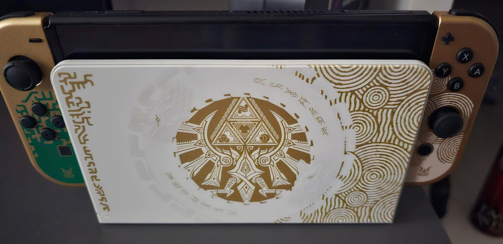 Nintendo Switch OLED Zelda Tears of the Kingdom Special Edition. 8E75
