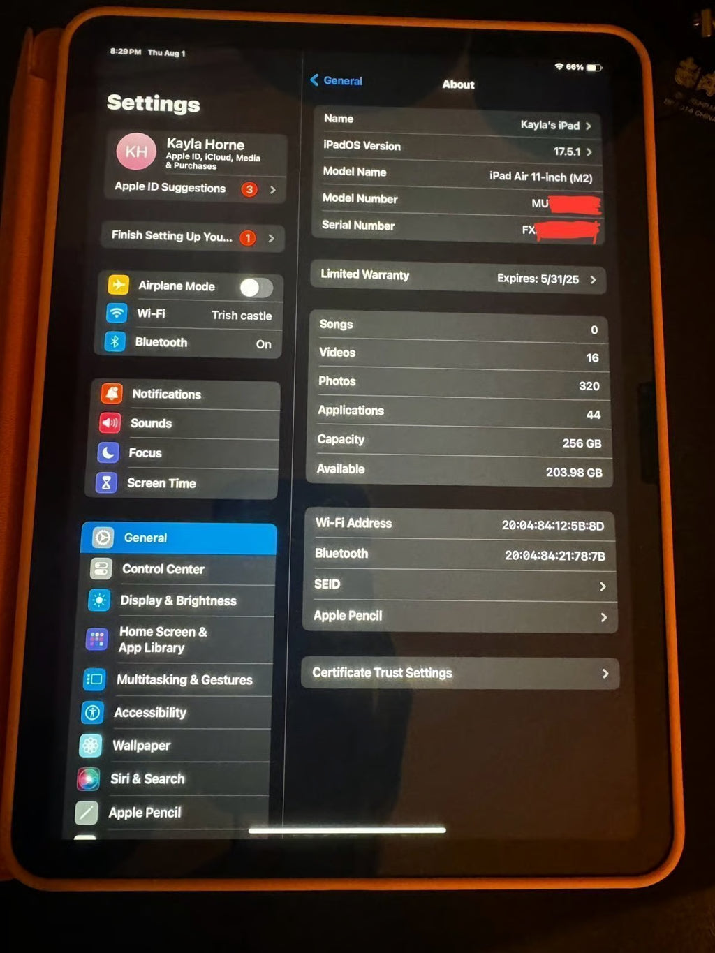 2024 M2 IPad Air in starlight - 256gb 1N82