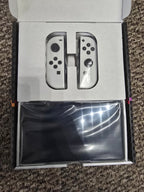 Nintendo switch oled bundle 8R65