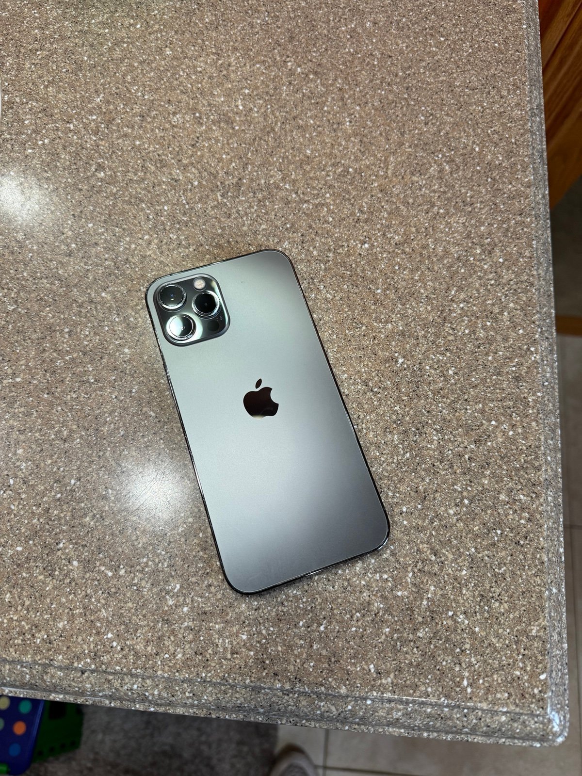 UNLOCKED iPhone 12 Pro Max 8P82