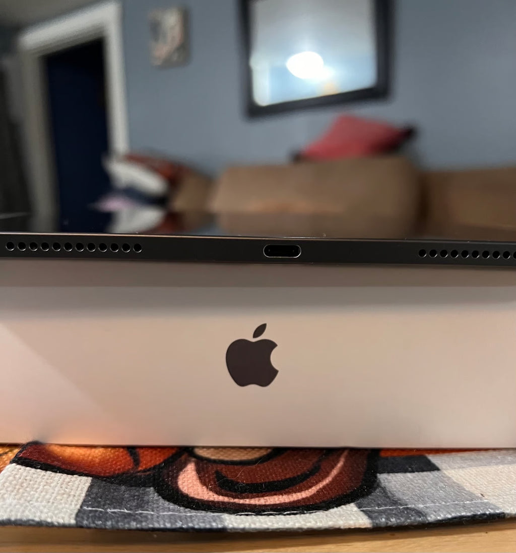 iPad Air 5th Generation 64gb (wi-fi) Space Gray W/ Original Box 1G35