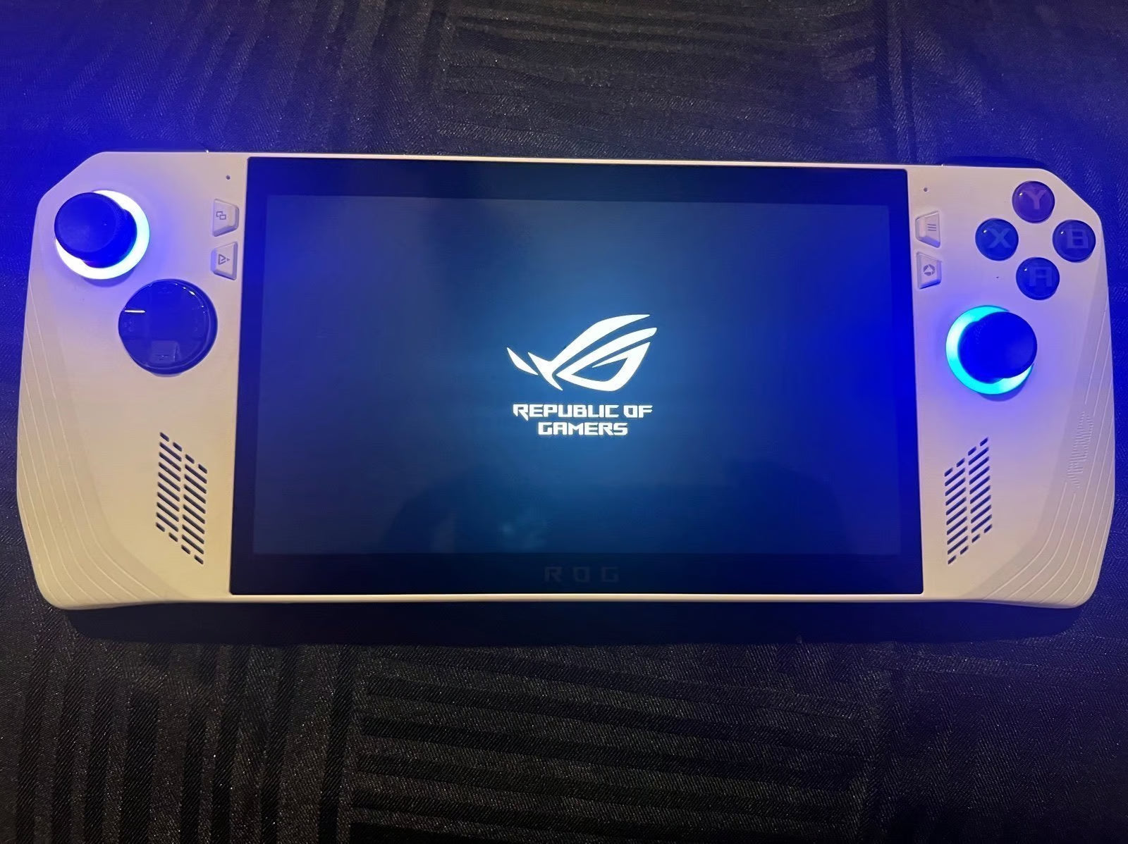 ASUS - ROG Ally 8C67